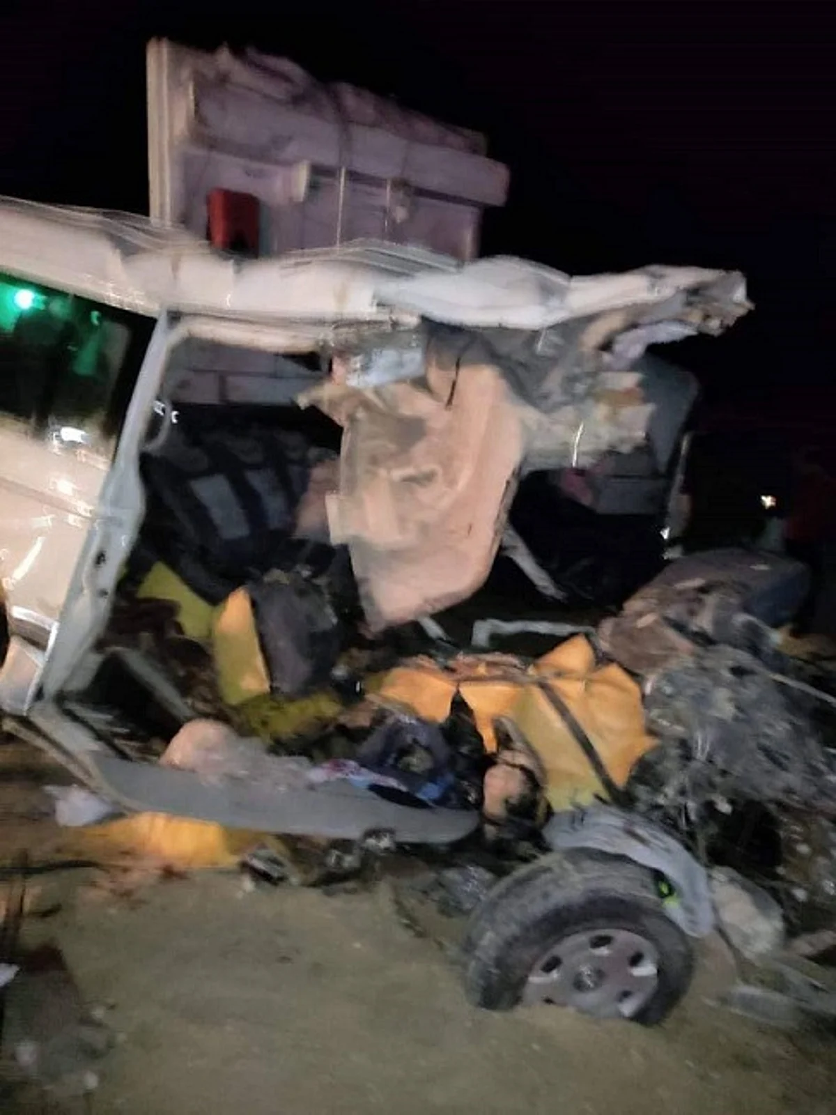 مصرع جميع الركاب في حادث تصادم مروع بمصر