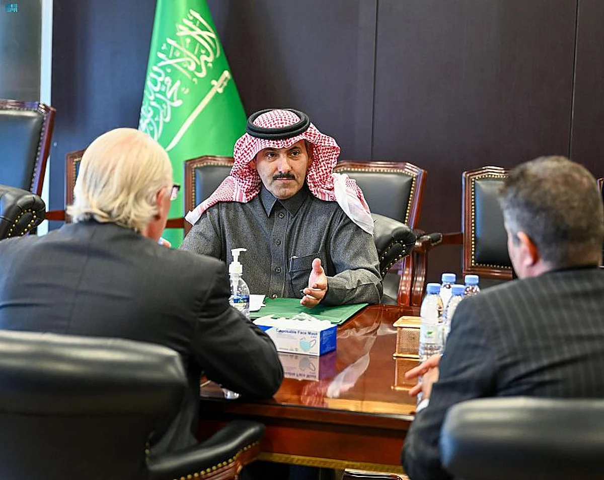 "آل جابر" يبحث مع "ليندركينغو" جهود رفع المعاناة عن اليمنيين