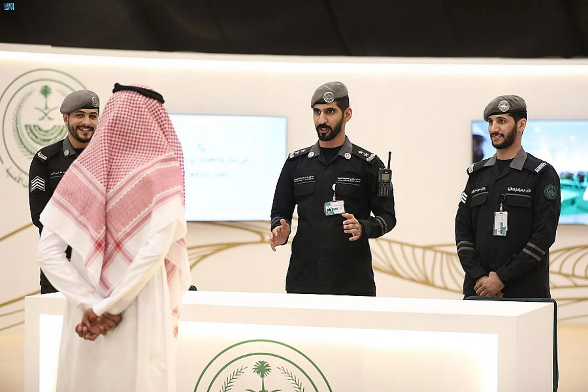 مركز العمليات الأمنية يشارك في مهرجان الملك عبدالعزيز للإبل