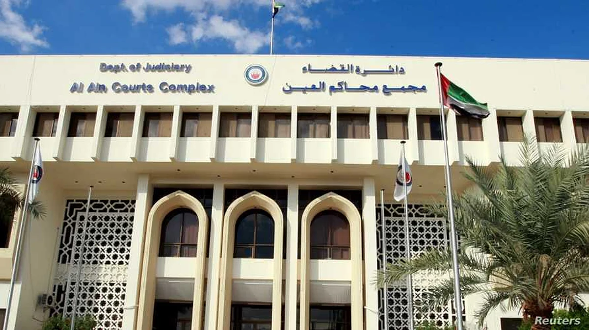 شاب يرتكب مخالفات بسيارة صديقه قيمتها 62 ألف درهم في يوم واحد