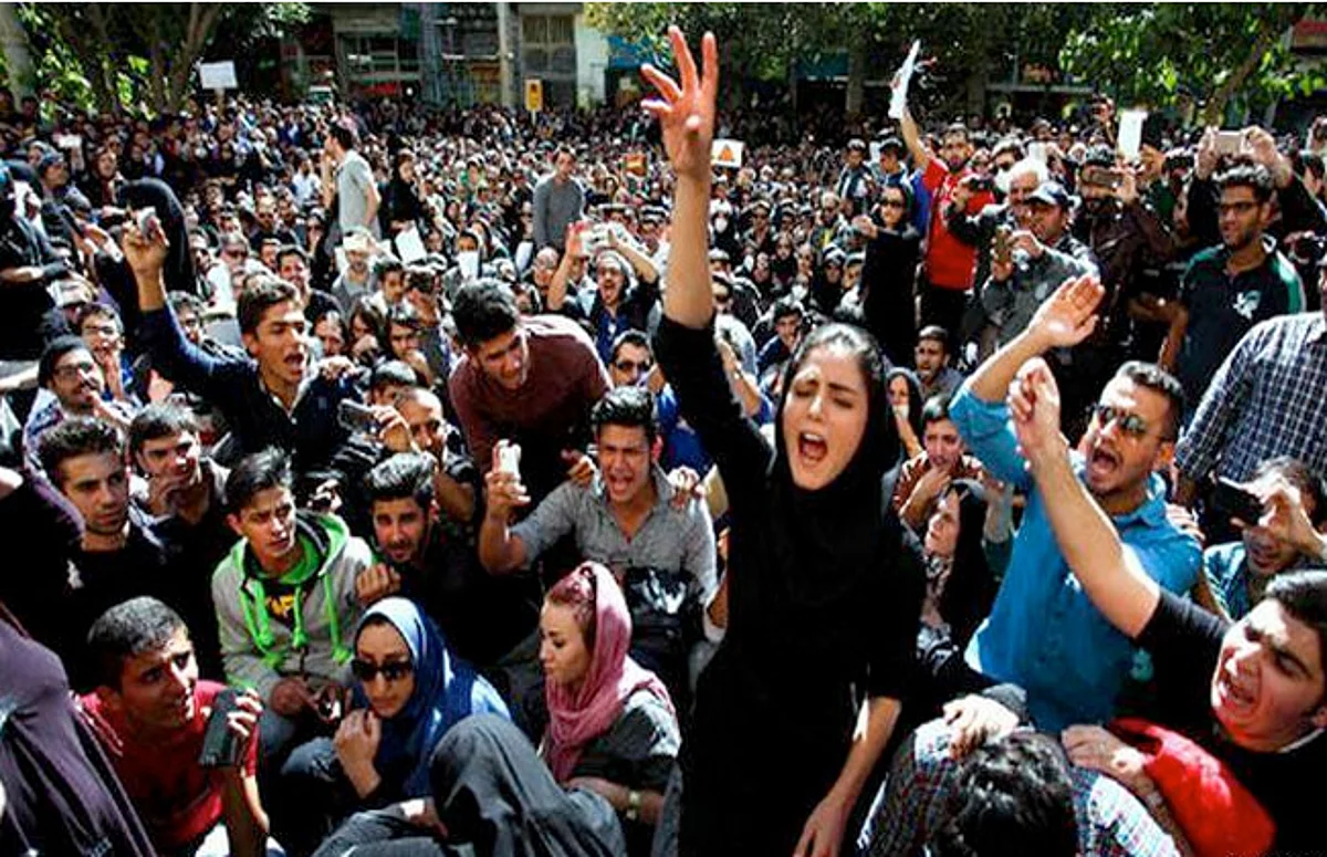 إيران تعلن حل شرطة الأخلاق تحت ضغط الاحتجاجات الأخيرة