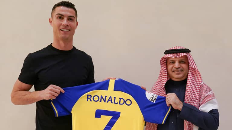 رونالدو نصراويًّا حتى 2025