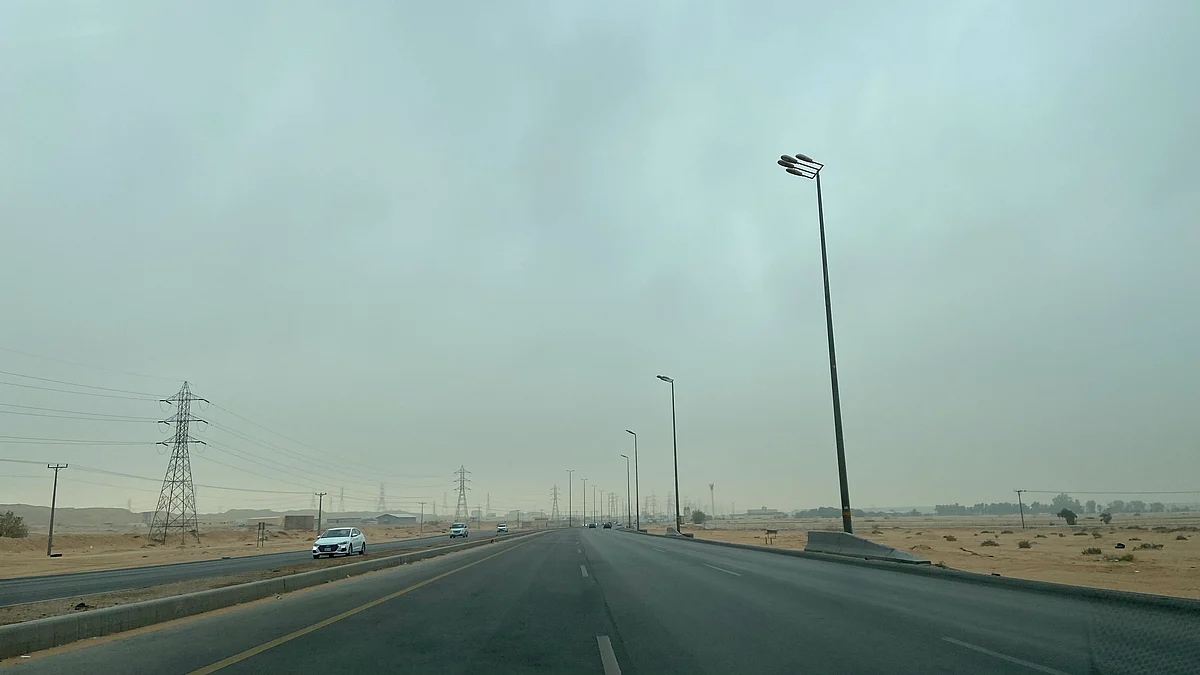 سماء غائمة على الرياض