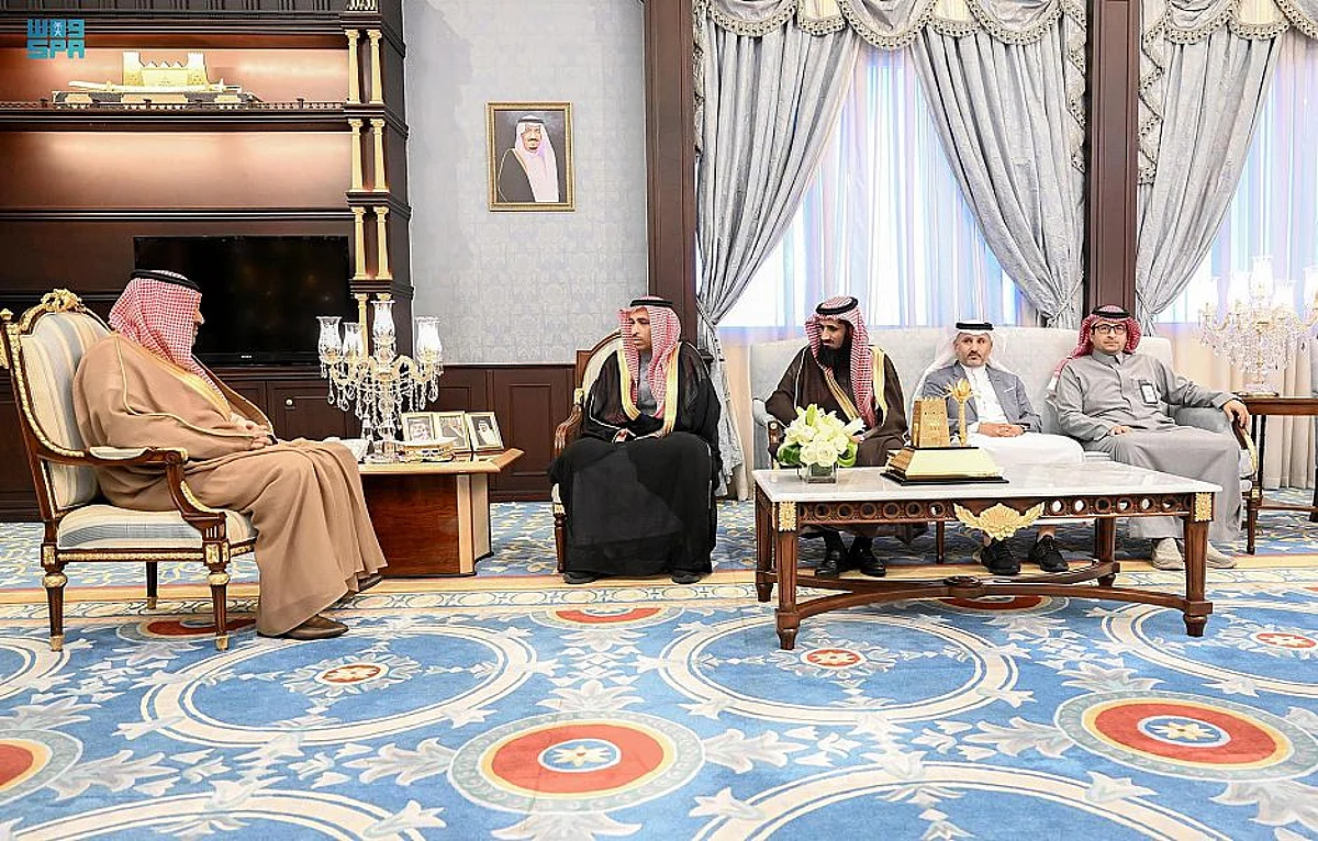 أمير الباحة يُثمّن اعتماد مشاريع تعزيز الشبكات الكهربائية بالمنطقة بقيمة مليار و800 مليون ريال