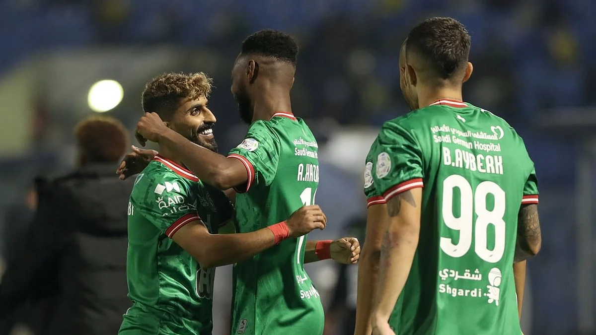فرحة لاعبي الاتفاق بالفوز على الخليج