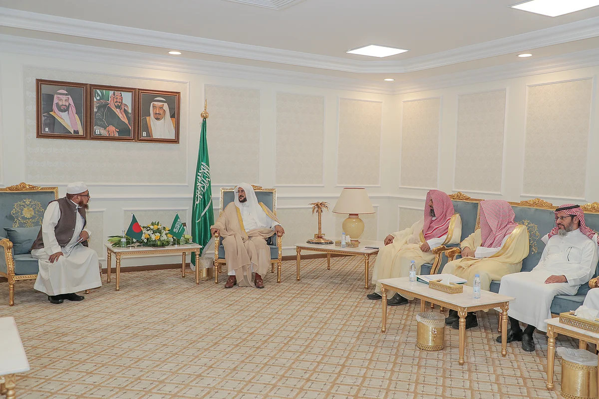 عبداللطيف آل الشيخ يستقبل رئيس جمعية أهل الحديث