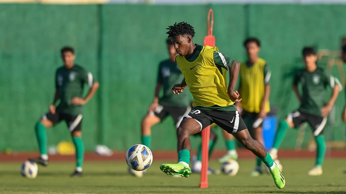 جانب من تدريبات لاعبي المنتخب السعودي للناشئين