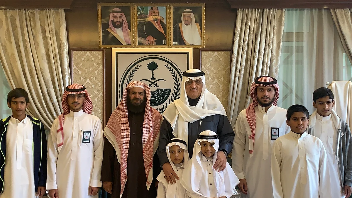 جانب من زيارة جمعية إنسان لمحافظ شقراء