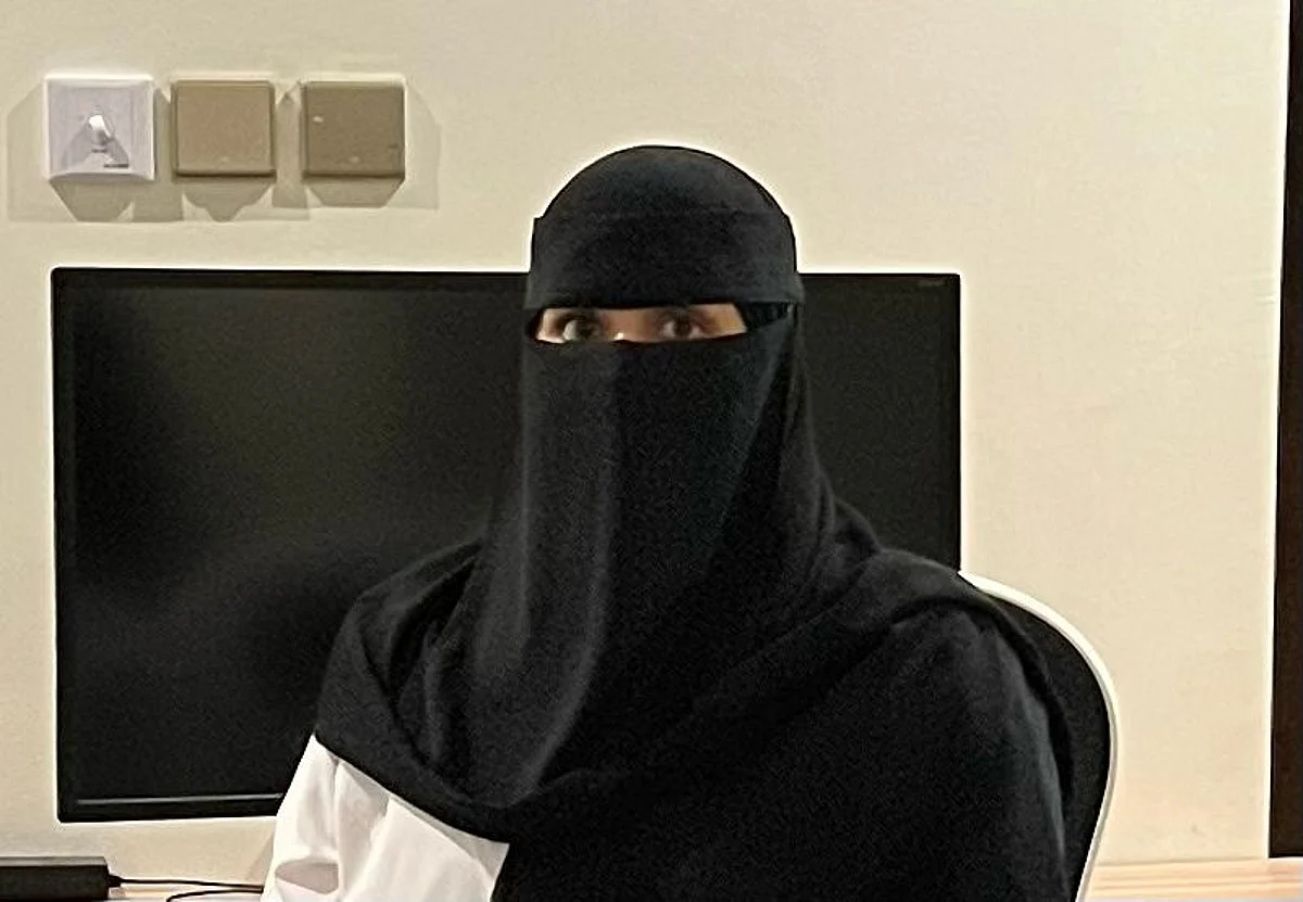 الدكتورة سارة أبو اثنين