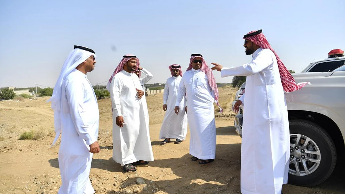 جانب من الجولة التفقدية لرئيس مركز الشقيق أكرم آل سالم