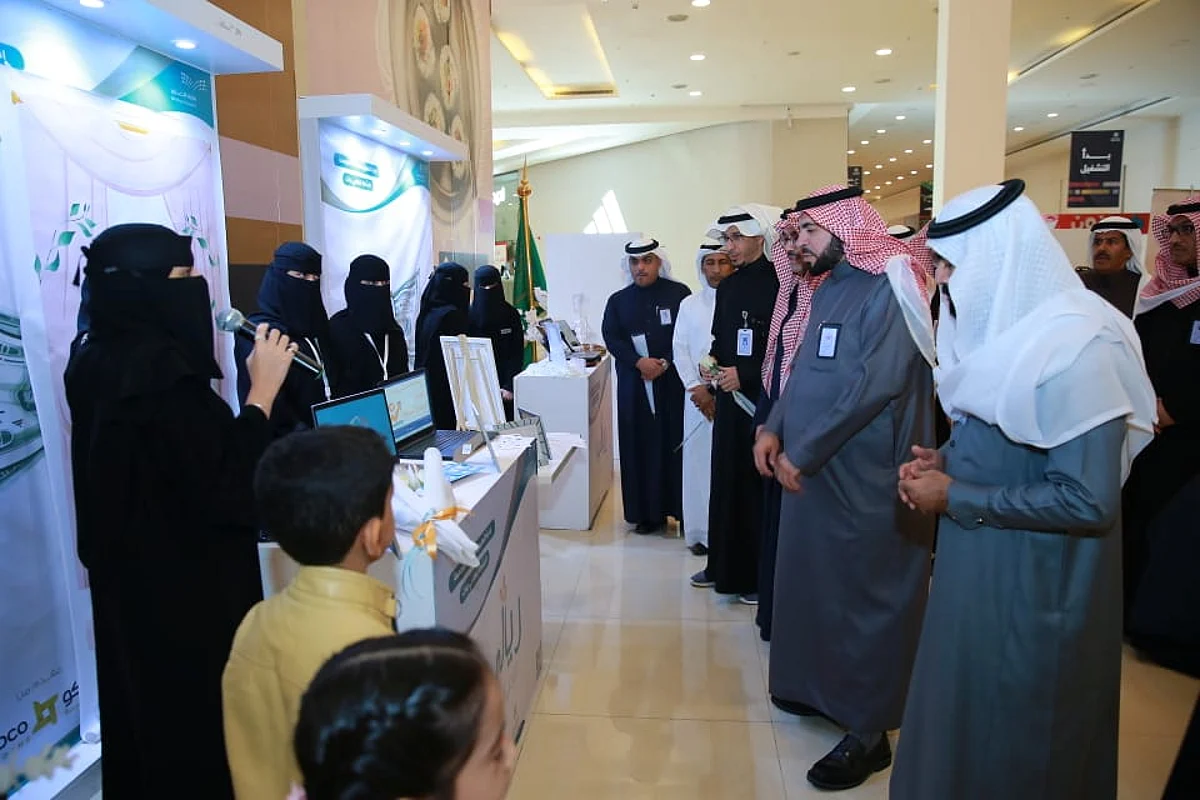 "الملحم" يفتتح معرض برنامج "الوعي المالي والادخار" بالمجمعة