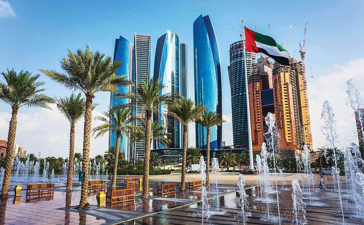 "إجازة مدفوعة الأجر" لموظفي الحكومة بالإمارات للتفرغ للعمل الحر.. تفاصيل