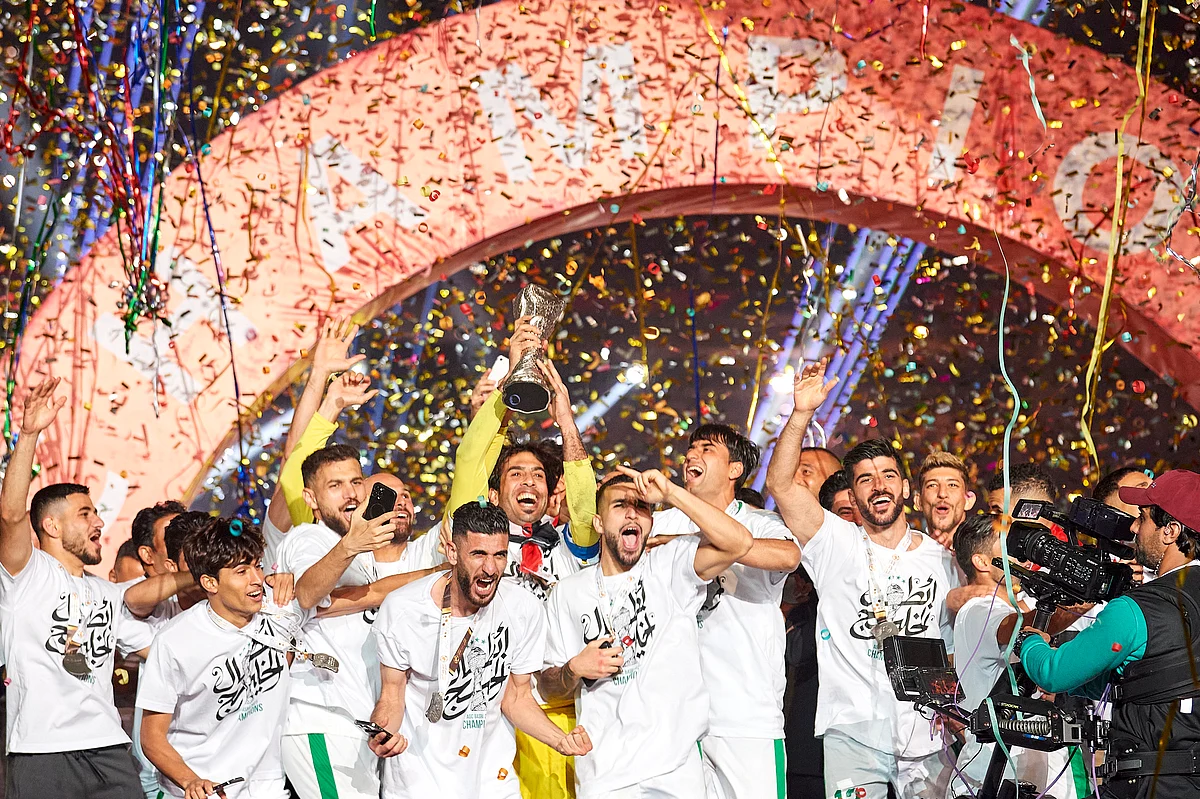 بعد نهائي الجنون.. "العراق" بطلاً لـ "خليجي 25" على حساب "عمان"