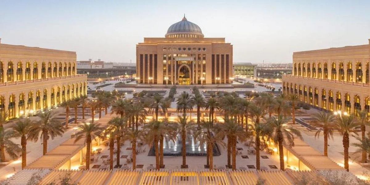 نماذج ملهمة... قياديات سعوديات يجتمعن لنقل المعرفة وتبادل الخبرات بجامعة نورة
