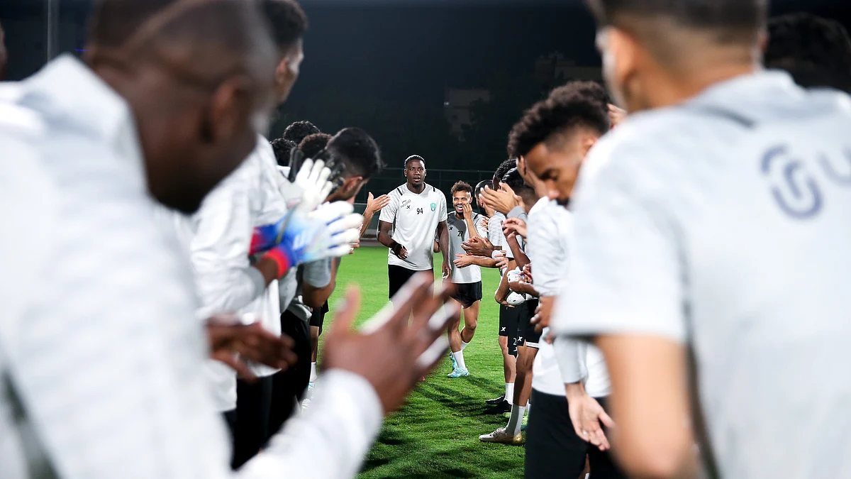 ترحيب لاعبي الأهلي بالبرازيلي أمارال