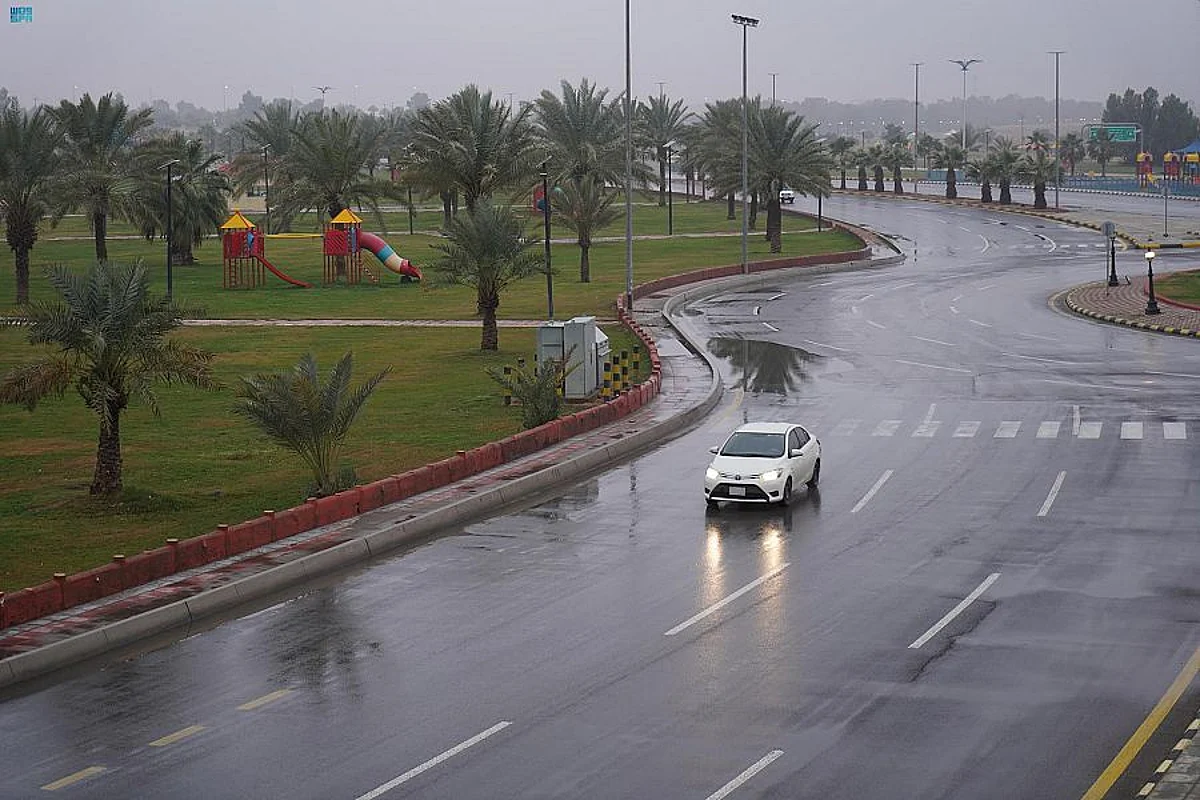 أجواء ضبابية صاحَبَها رذاذ خفيف على عرعر
