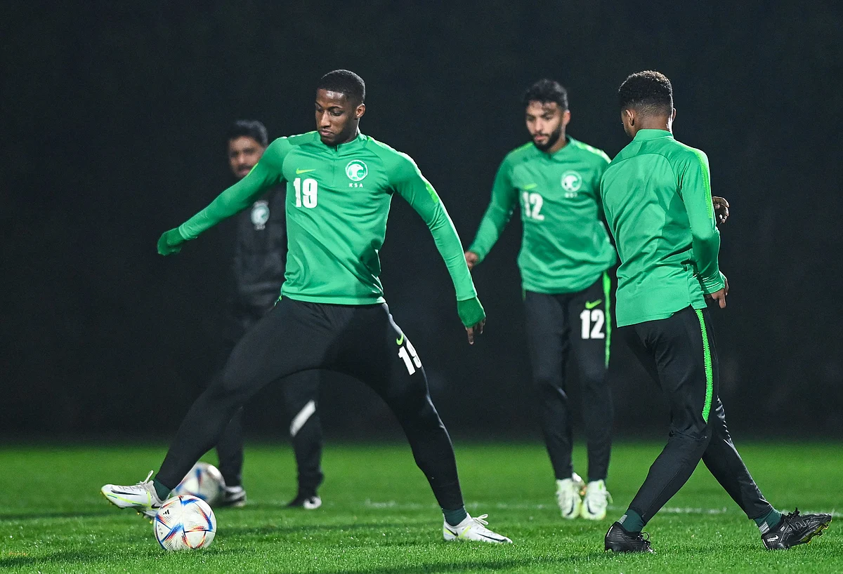 جانب من تدريبات لاعبي المنتخب السعودي