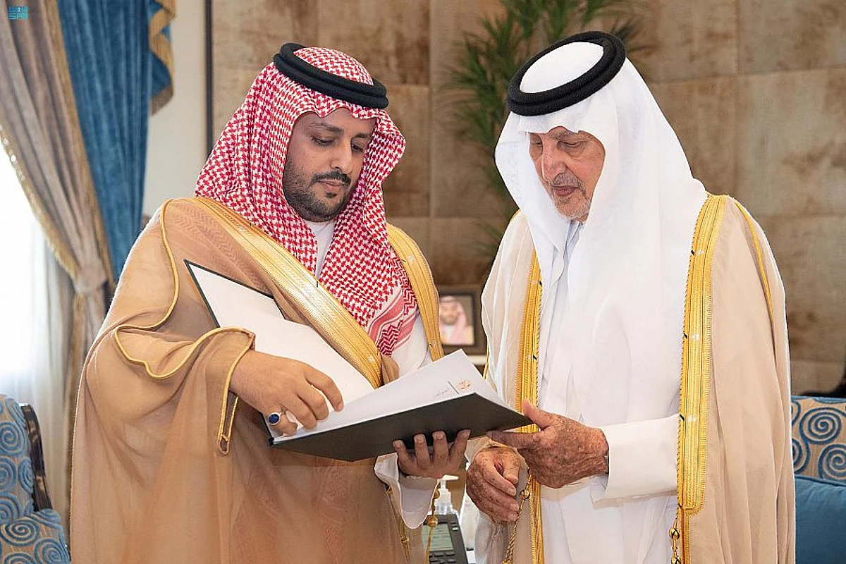 سلّمه التقرير السنوي للفرع.. "خالد الفيصل" يستقبل مدير فرع وزارة الرياضة بمكة المكرمة