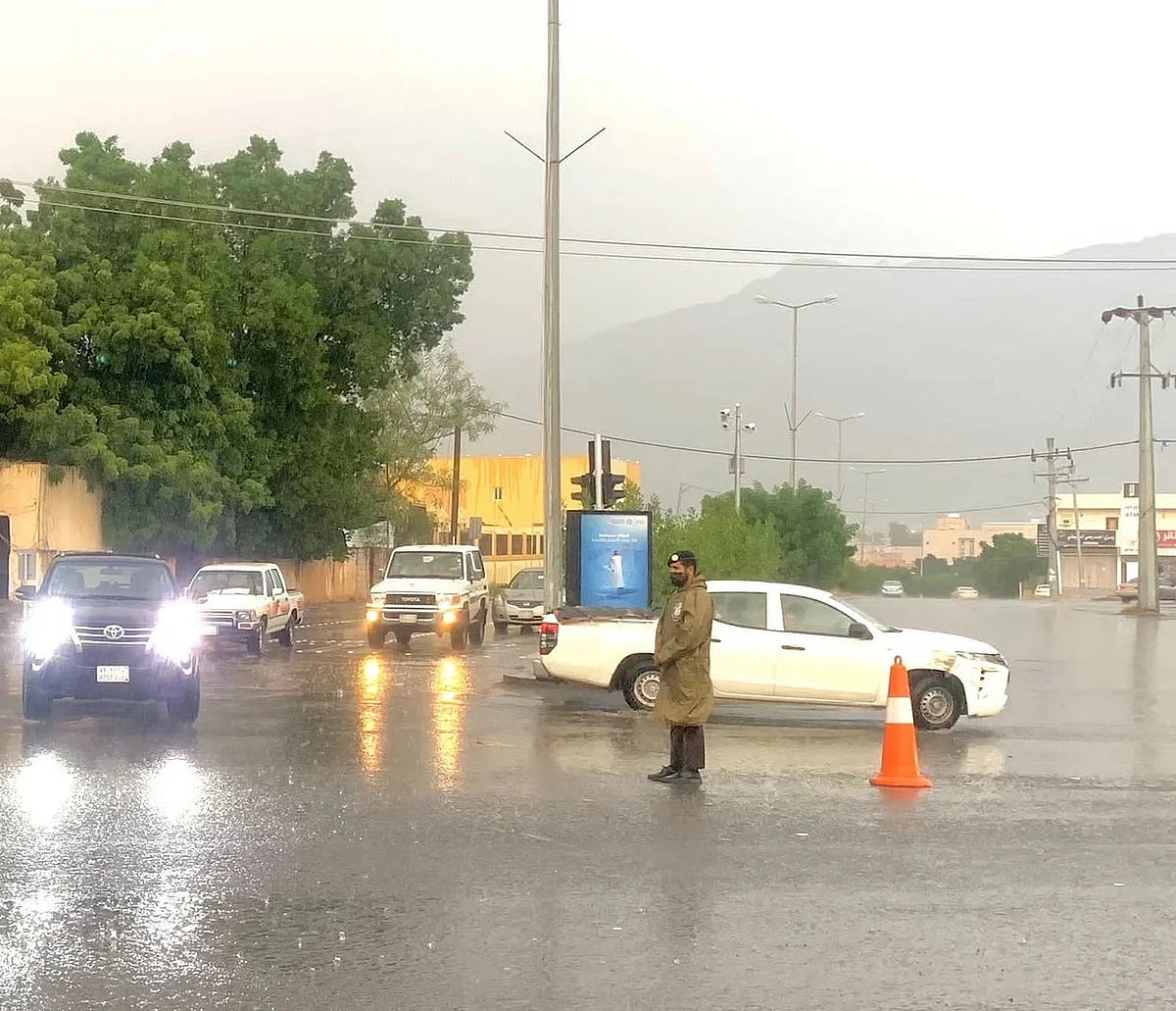 دليل "التعليم" لتعليق الدراسة.. سرعة الرياح والسحب شروطٌ قبل اتخاذ القرار