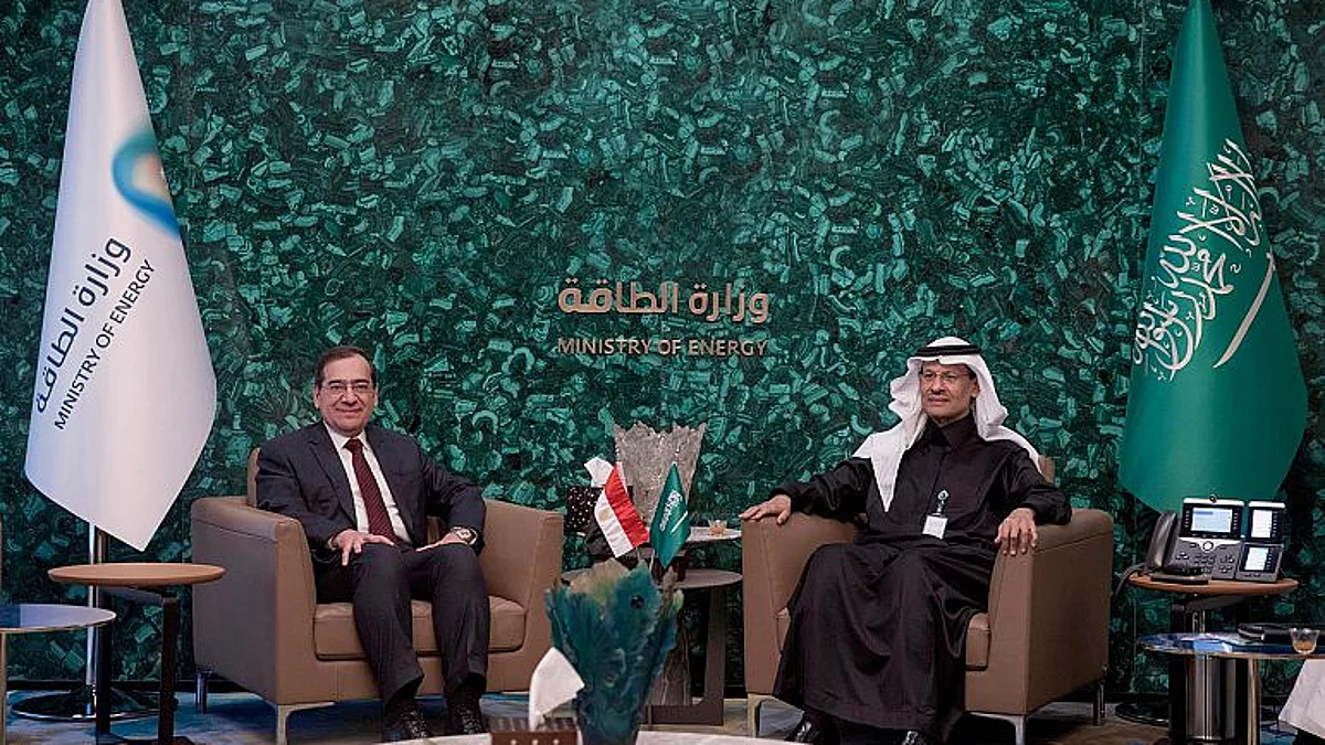 الأمير عبدالعزيز بن سلمان وطارق الملا
