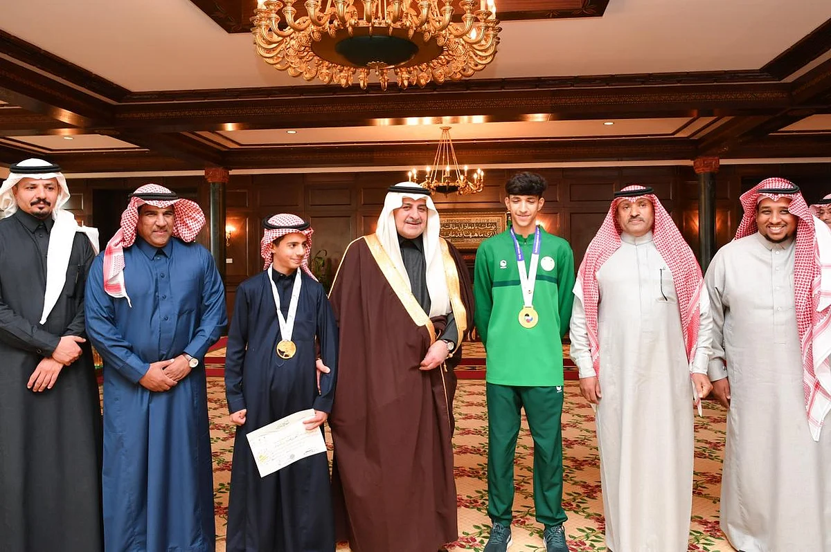 أمير تبوك ينوه بإنجازات النادي الوطني واللاعبين الحاصلين على ميداليات قارية وعالمية