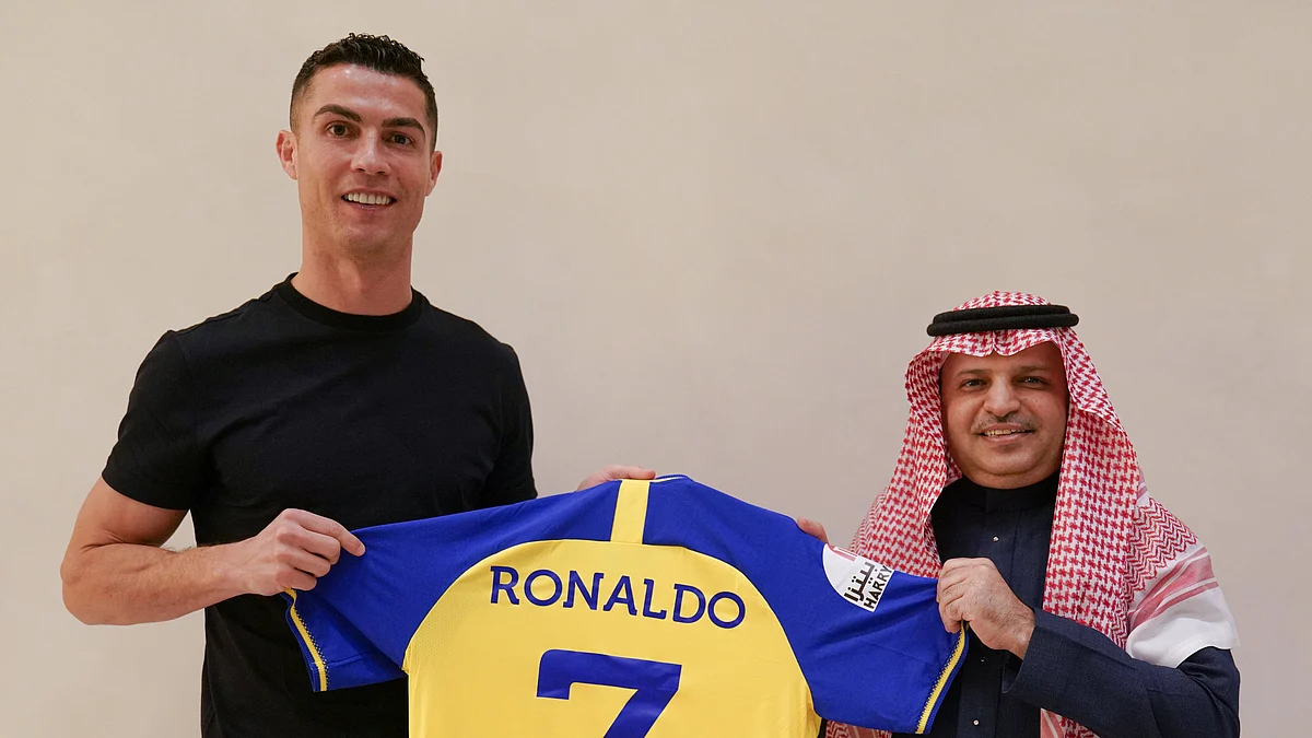 رئيس النصر مسلي آل معمر واللاعب البرتغالي كريستيانو رونالدو