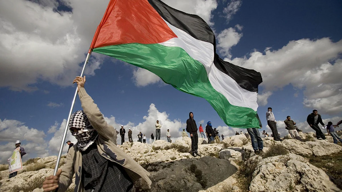 مسيرة فلسطينية حاشدة للتنديد بمخططات الكيان المحتل لتهجير سكان الخان الأحمر