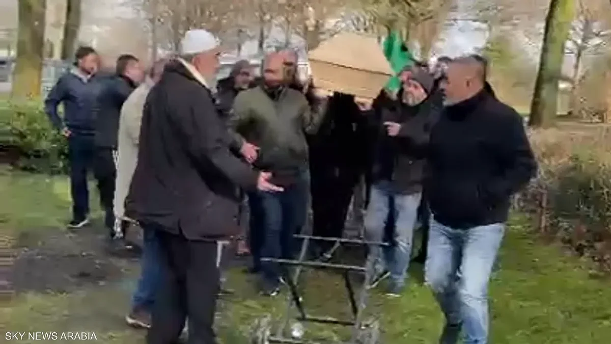 مجموعة من الشبان اللبنانيين قرروا أن يقوموا بإجراءات الدفن على نفقتهم الخاصة
