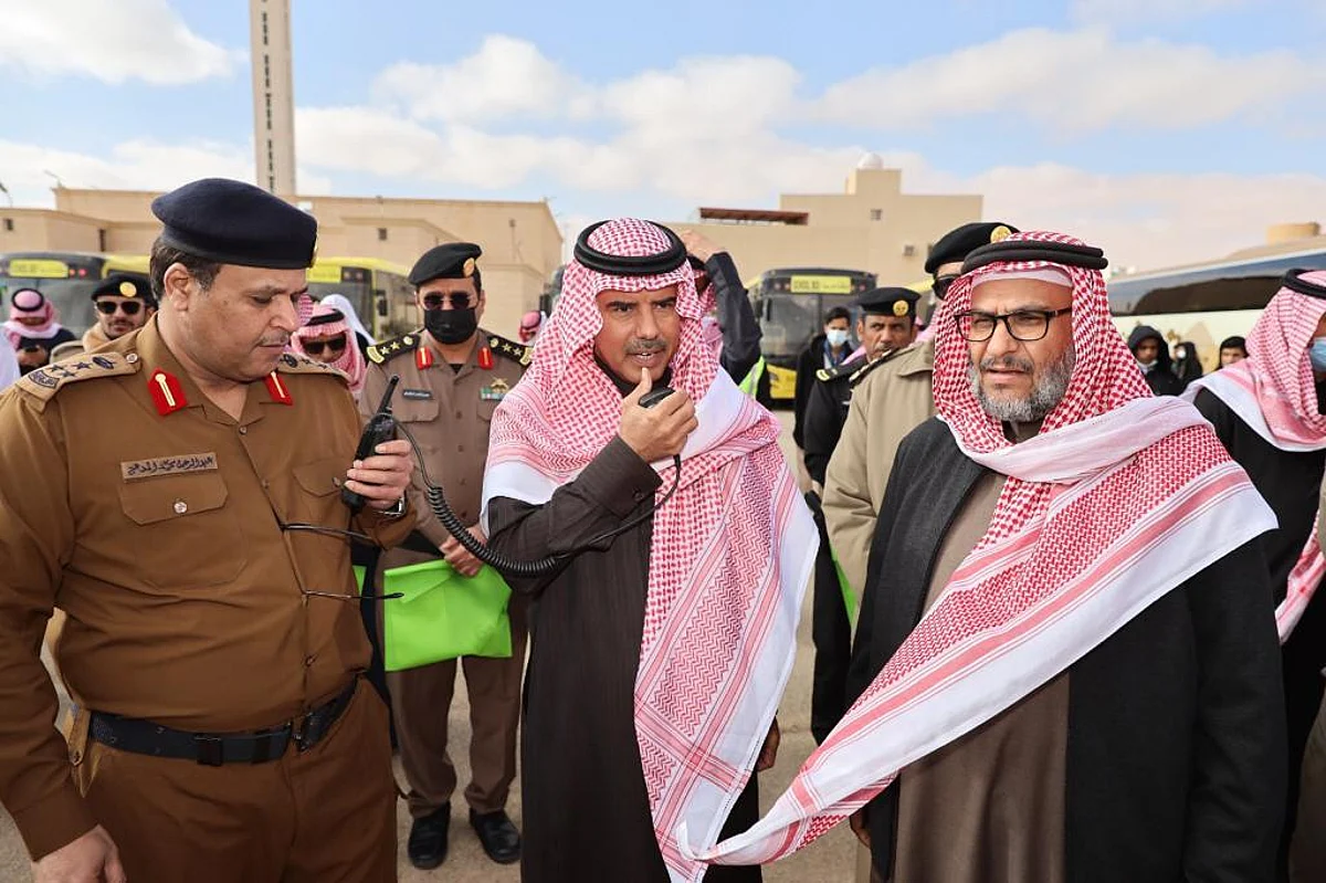 نفّذها "المدني".. "محافظ الزلفي" يقف على فرضية "سيول جارفة" بحي عريعرة