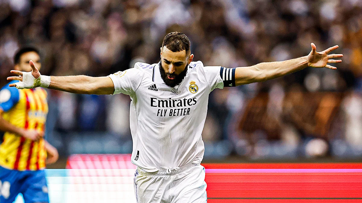 فرحة كريم بنزيما لاعب ريال مدريد بتسجيله هدف في مرمى فالنسيا