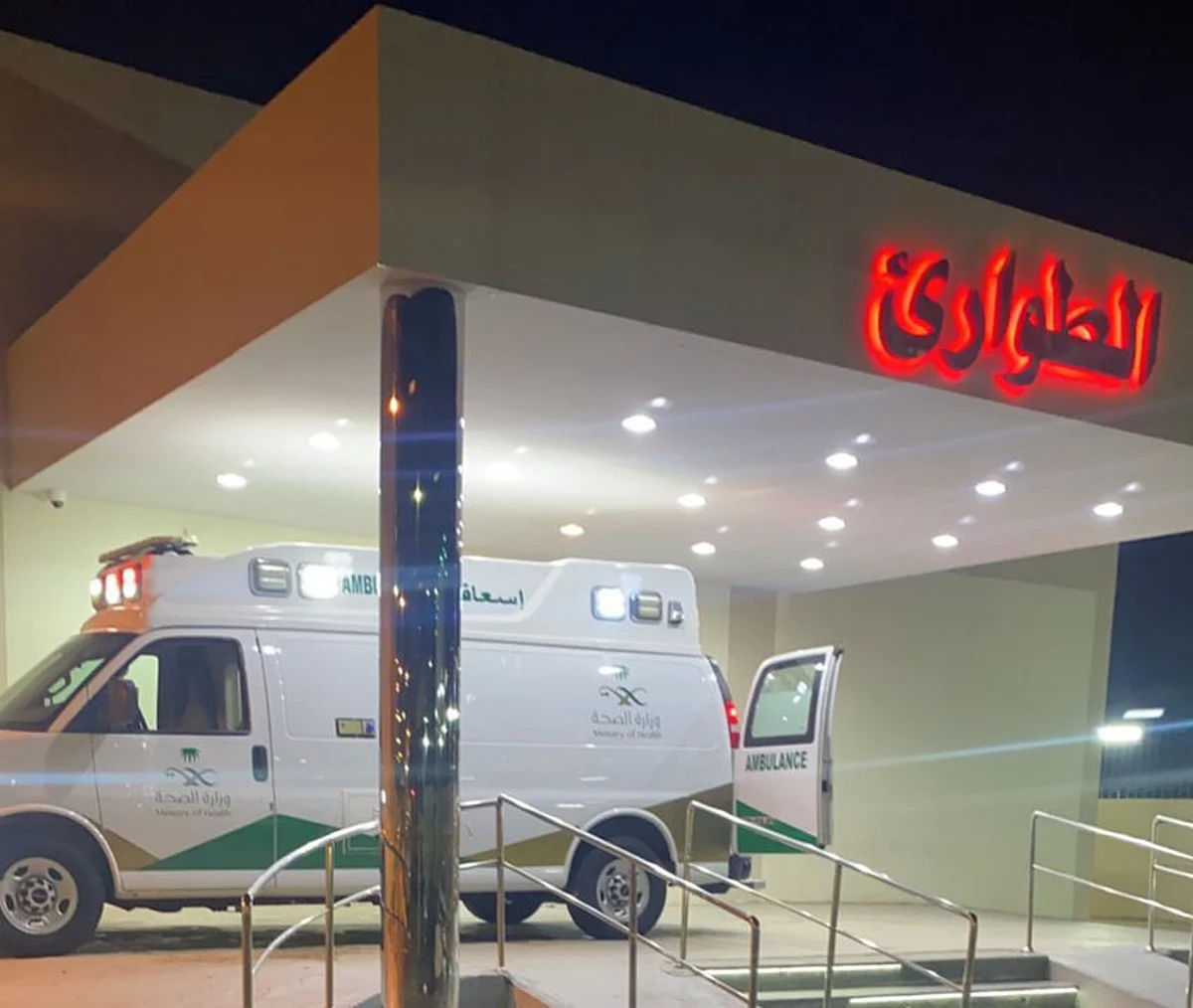 مستشفى قيا يستنفر طاقاته لإنقاذ عائلة كاملة تعرضت لحادث مروري