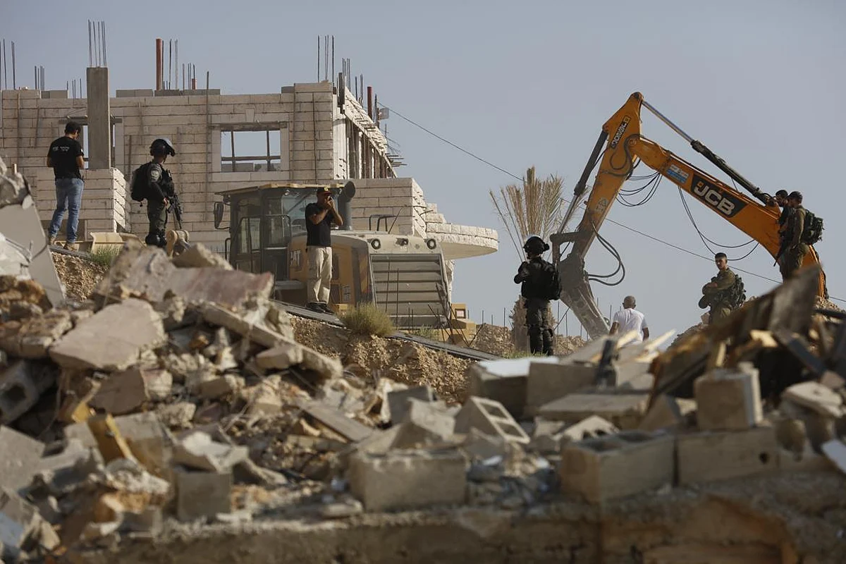 قوات الاحتلال تهدم منازل فلسطينية "أرشيفية"
