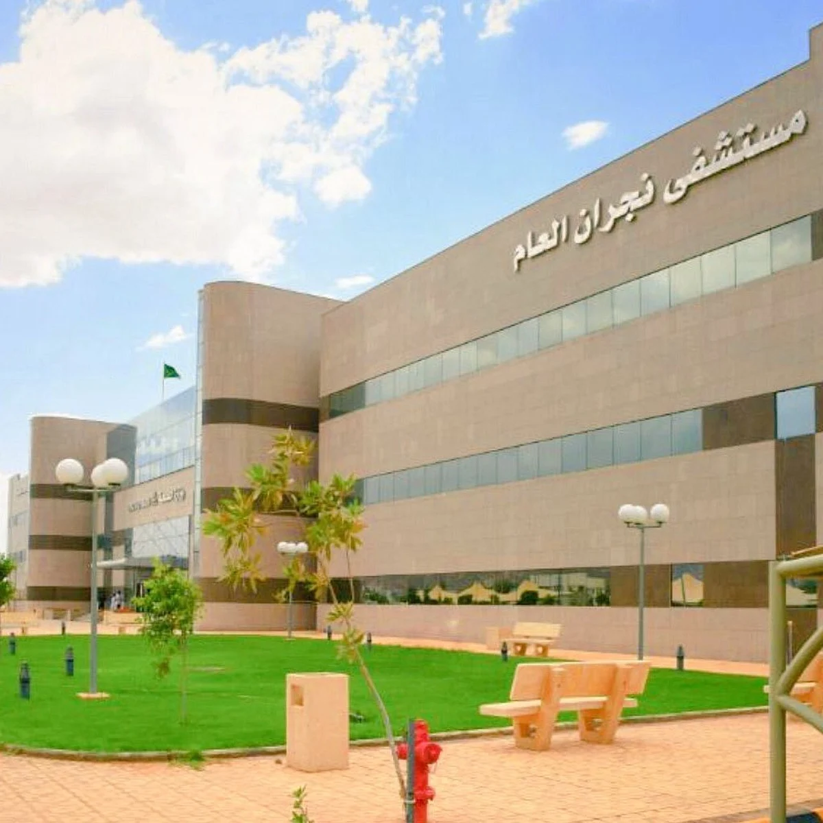 سقطت من سلم المدرسة.. "جراحة الـ3 ساعات" تُنقذ "حوض طفلة" بنجران