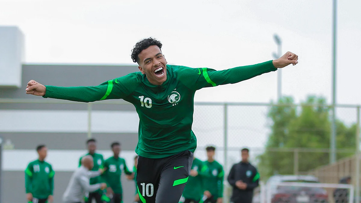 مصعب الجوير لاعب المنتخب السعودي