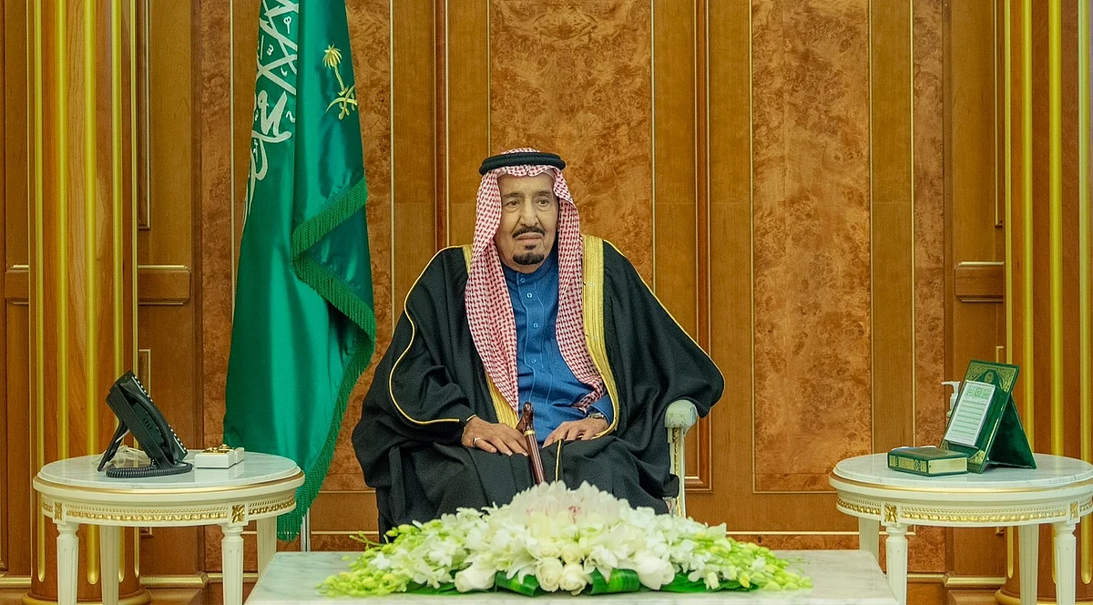 أمام خادم الحرمين.. السفراء المعينون حديثاً لدى عدد من الدول يؤدون القسم