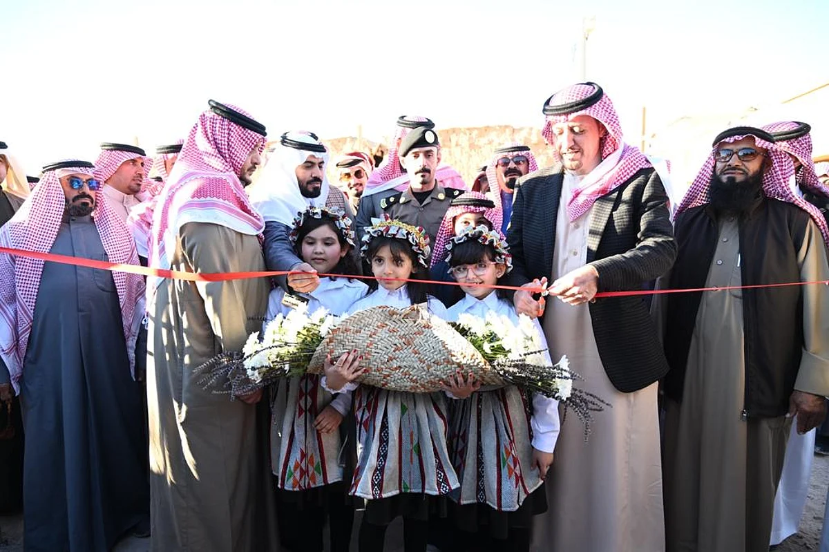 الدويش يفتتح مهرجان الأرطاوية التراثي الأول