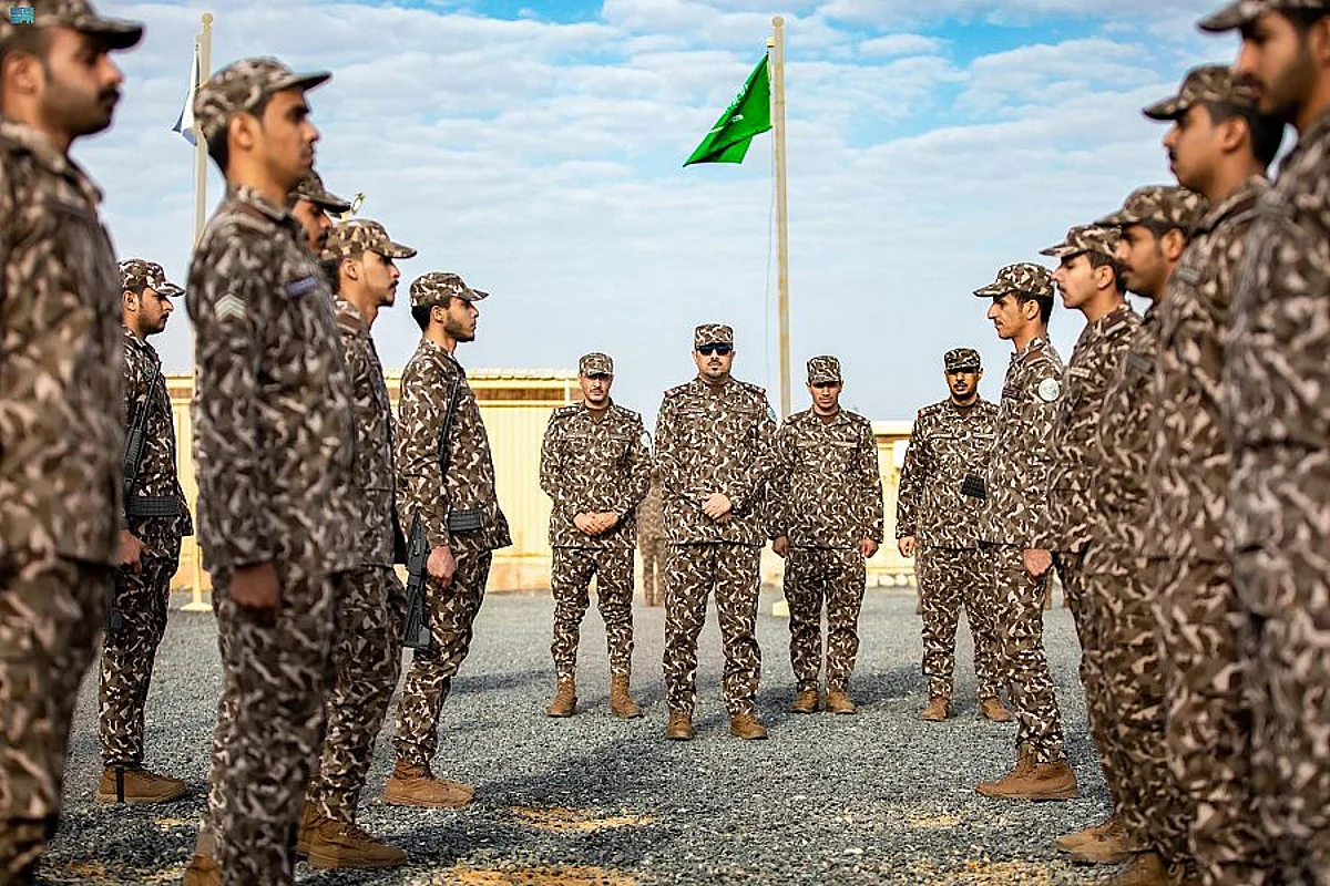 "الحربي" يتفقّد القوة الخاصة للأمن البيئي بمحمية الملك سلمان الملكية