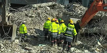 تركيا.. فريق الإنقاذ السعودي يستجيب لصراخ طفل تحت الأنقاض