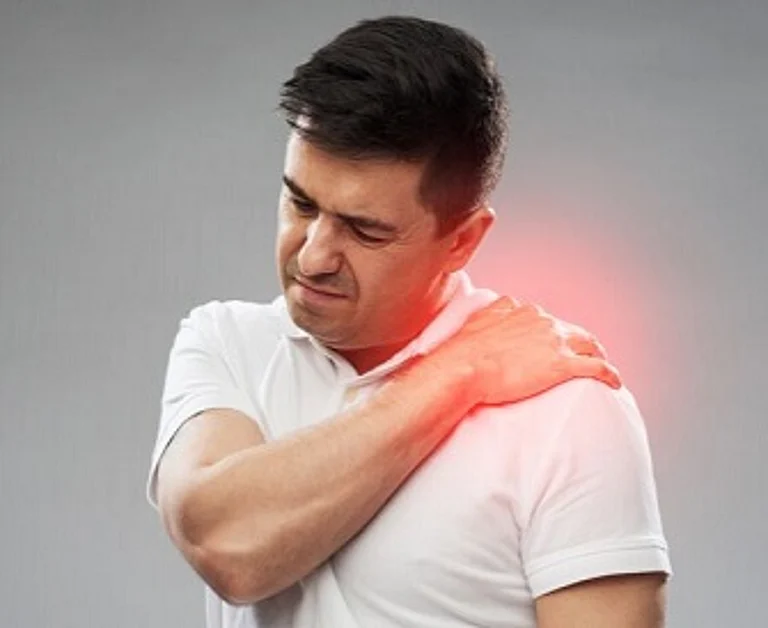 sabq%2F2023-09%2F5a684026-eb4d-4e07-a7a8-fa105bff9e3c%2FShoulder_pain.jpg