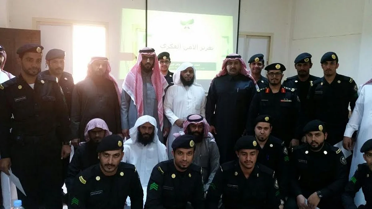 دوريات أمن الرياض تستعرض أهمية تعزيز الأمن الفكري