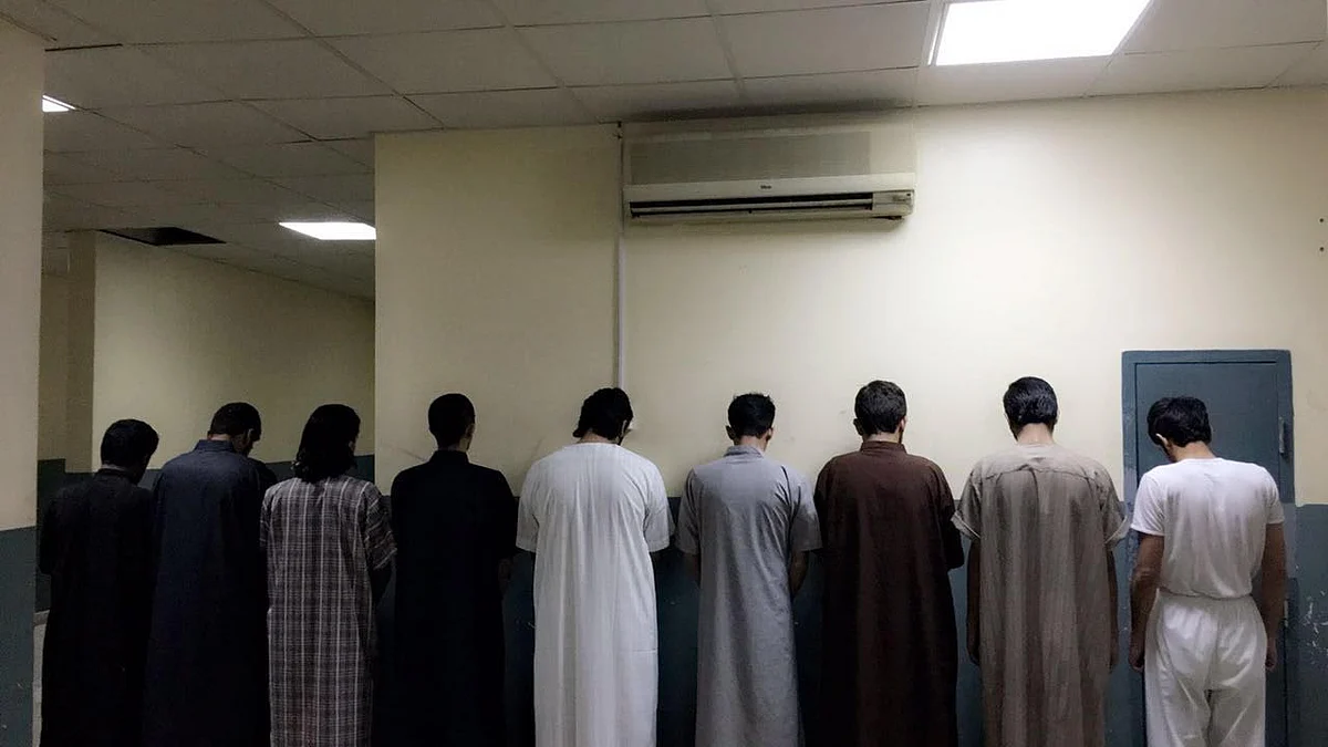 شرطة الرياض تعلن: أطحنا بعصابة الـ 16 مقنعاً.. سرقوا 70 محلاً و10 سيارات