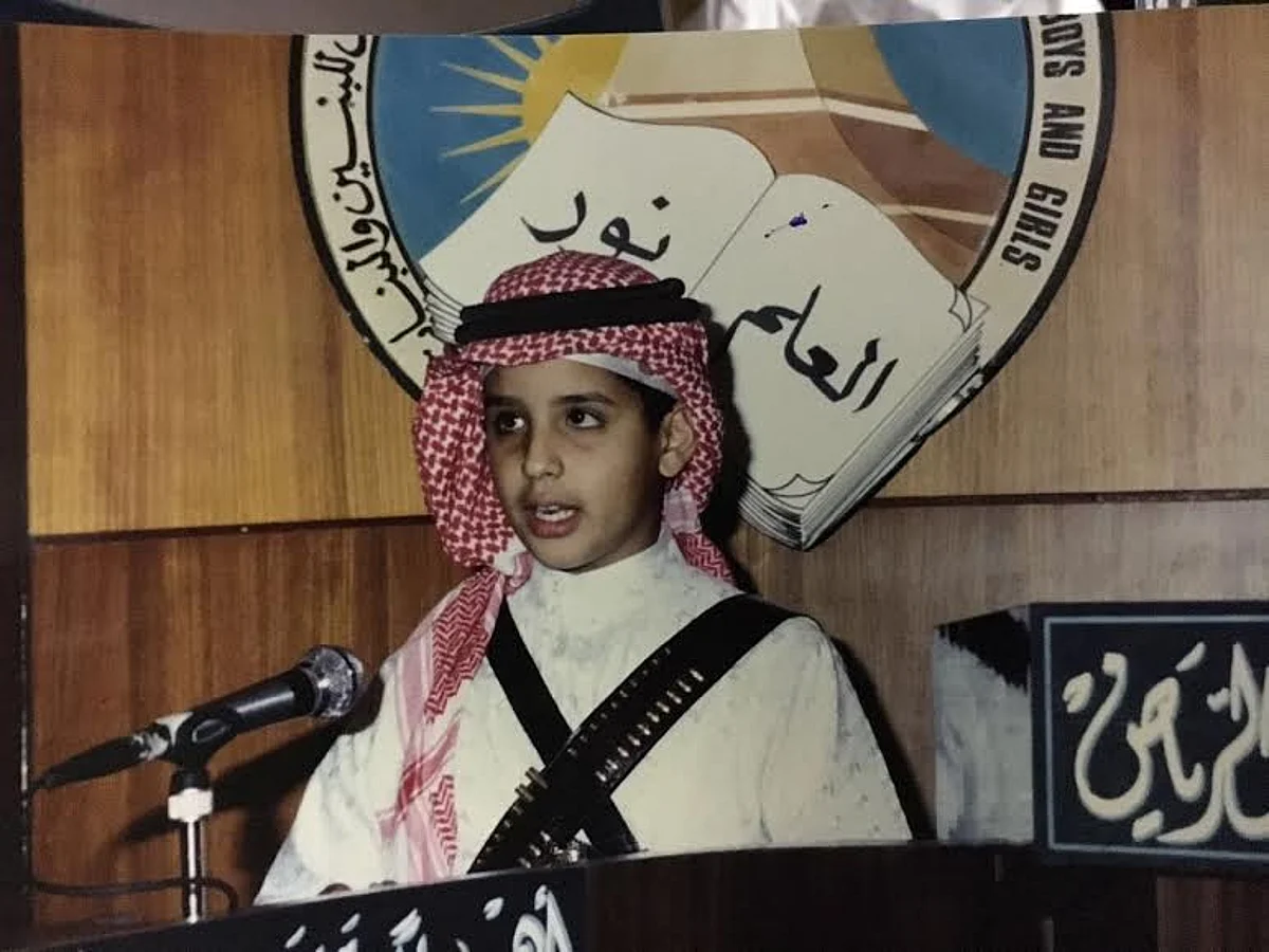 معلم ولي ولي العهد يضع شهادته للتاريخ: لا يطلق عليه لقب أمير.. قيادة وتفوّق وابتسامة