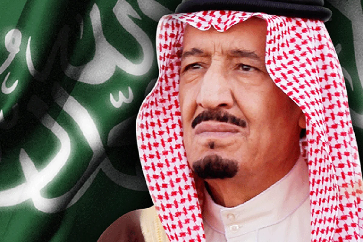 الشاعر "الغانم" يشدو بأبيات شعرية تجسد الفخر بالانتماء للسعودية