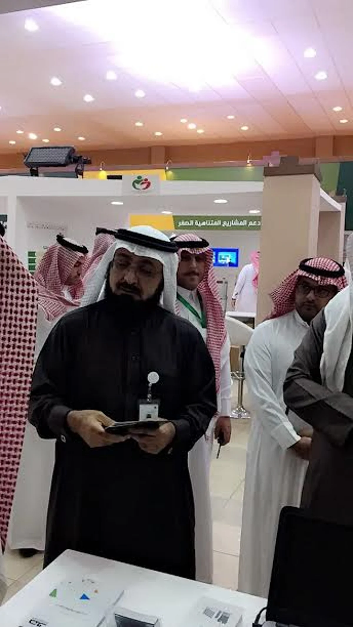 شاهد.. "الزهراني" يزور "الجنادرية" برفقة الأيتام والمسنين وذوي الإعاقة