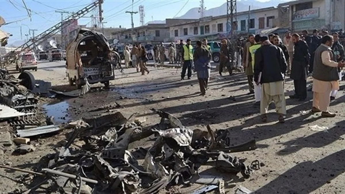 10 قتلى في تفجير حافلة شمال غربي باكستان