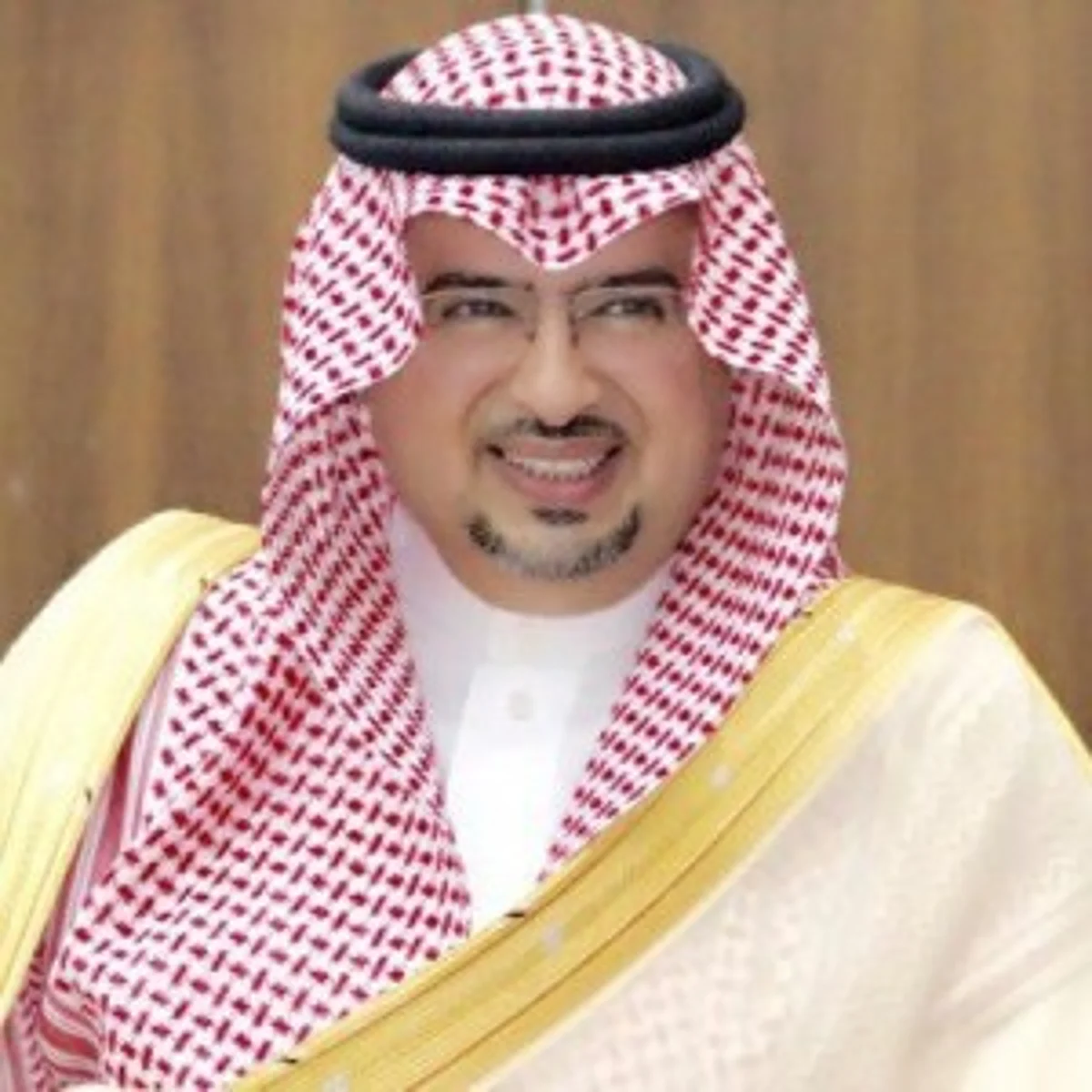 محافظ محايل يهنئ القيادة باليوم الوطني