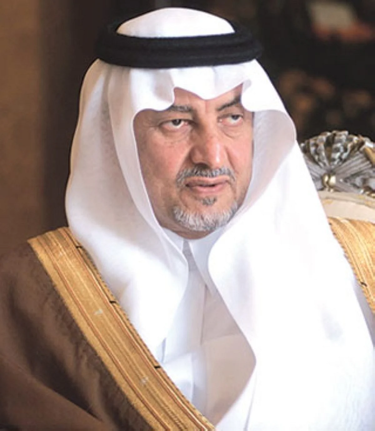 أمير مكة يوجِّه بمنع الفِرق الغنائية والآلات الموسيقية داخل المطاعم