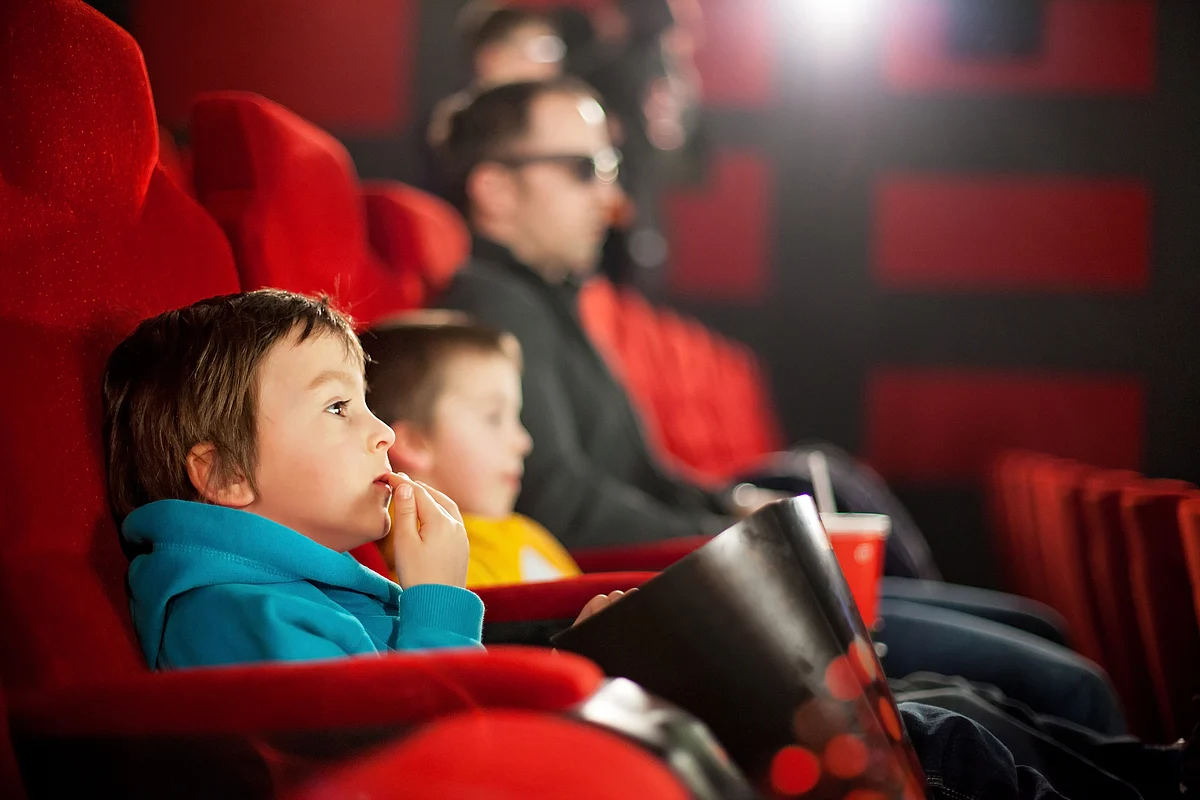 "السينما" في السعودية.. ترفيه جديد للمجتمع وفق ضوابط الشرع والقيم المحافظة