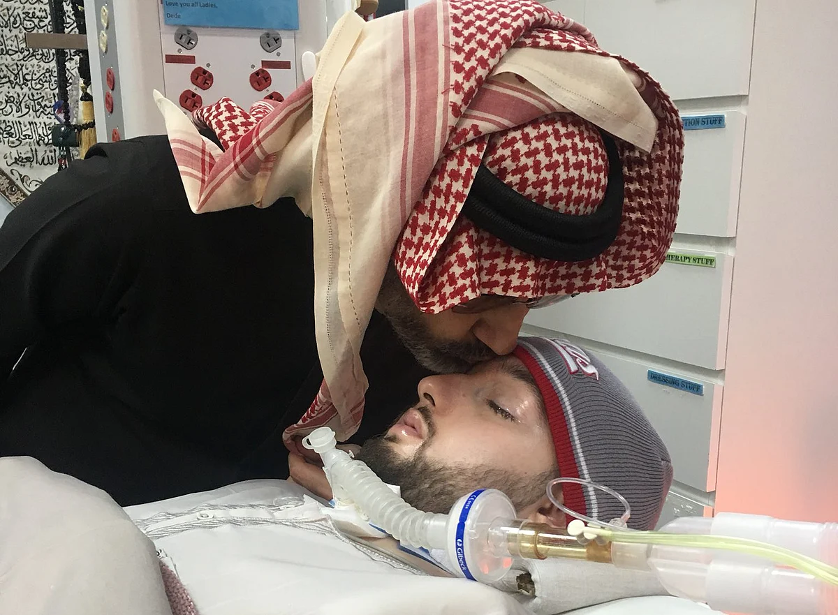 شاهد.. "الوليد بن طلال" يطمئن على صحة "الوليد بن خالد"