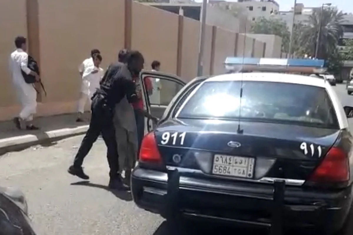جريمة بشعة في جدة.. خمسيني يقتل شاباً بسكين والجهات الأمنية تقبض عليه